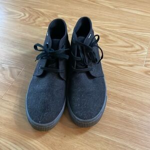 Toms men’s shoes size 10
